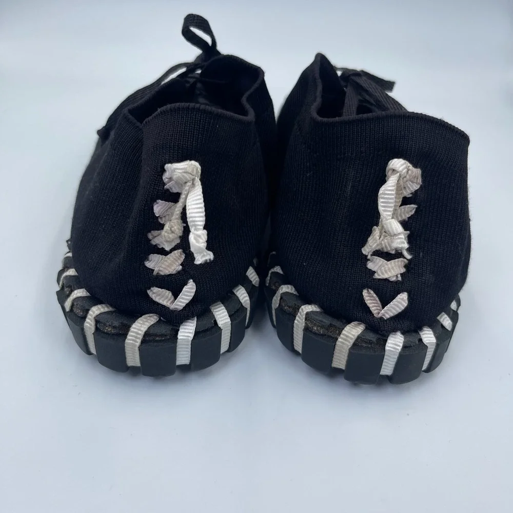 Kengos lace up